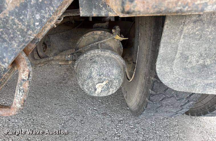 image for item FB8585 2005 International 7400 dump truck