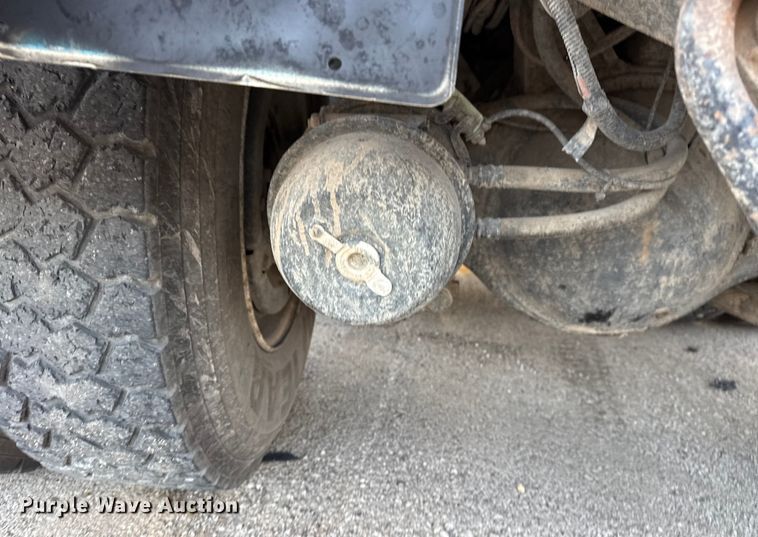 image for item FB8585 2005 International 7400 dump truck