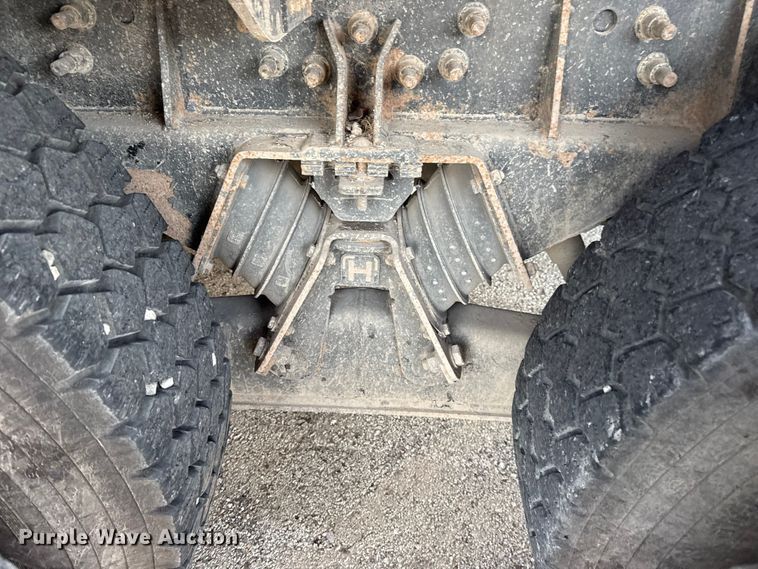 image for item FB8585 2005 International 7400 dump truck