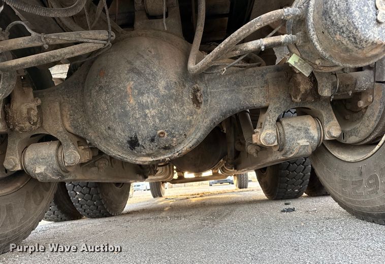 image for item FB8585 2005 International 7400 dump truck