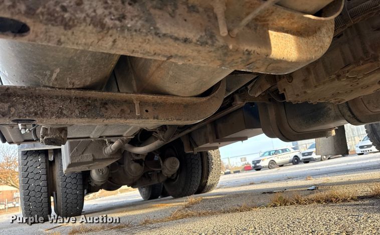 image for item FB8585 2005 International 7400 dump truck