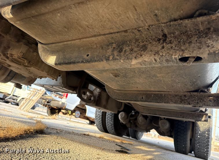 image for item FB8585 2005 International 7400 dump truck