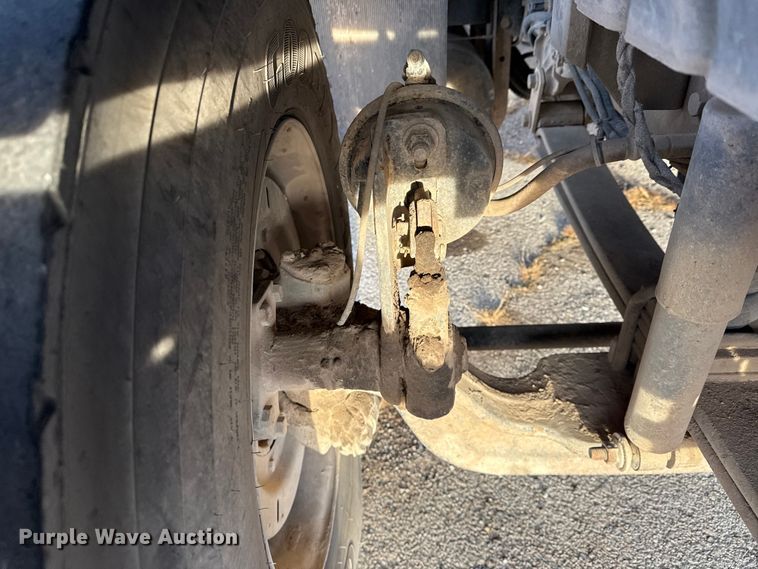 image for item FB8585 2005 International 7400 dump truck