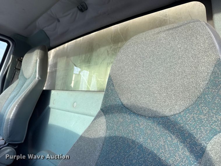 image for item FB8585 2005 International 7400 dump truck