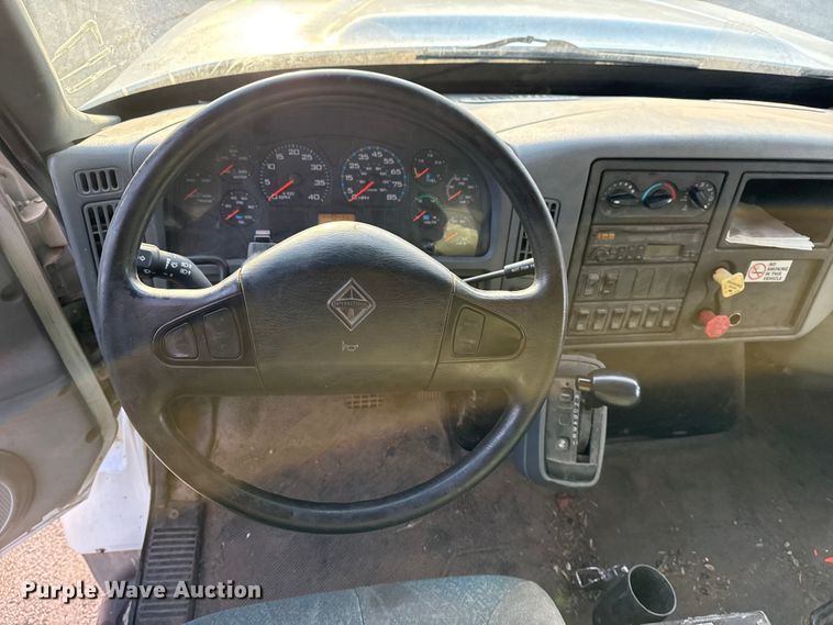 image for item FB8585 2005 International 7400 dump truck