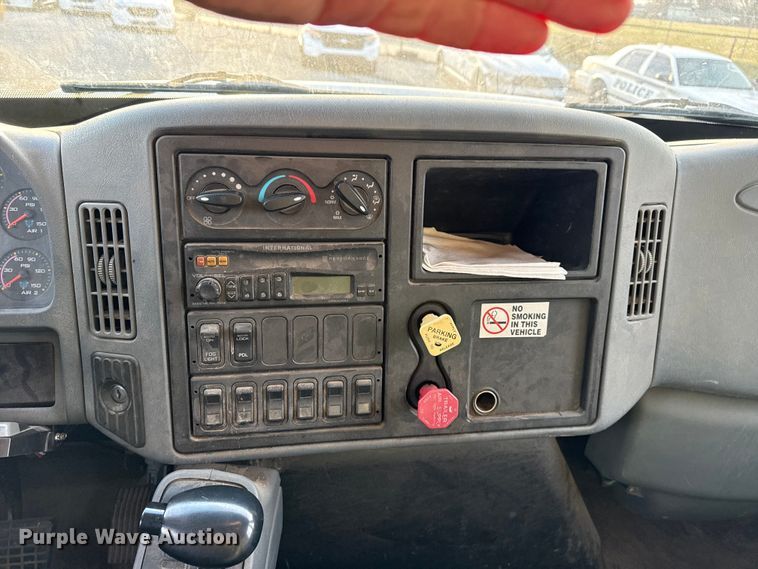 image for item FB8585 2005 International 7400 dump truck