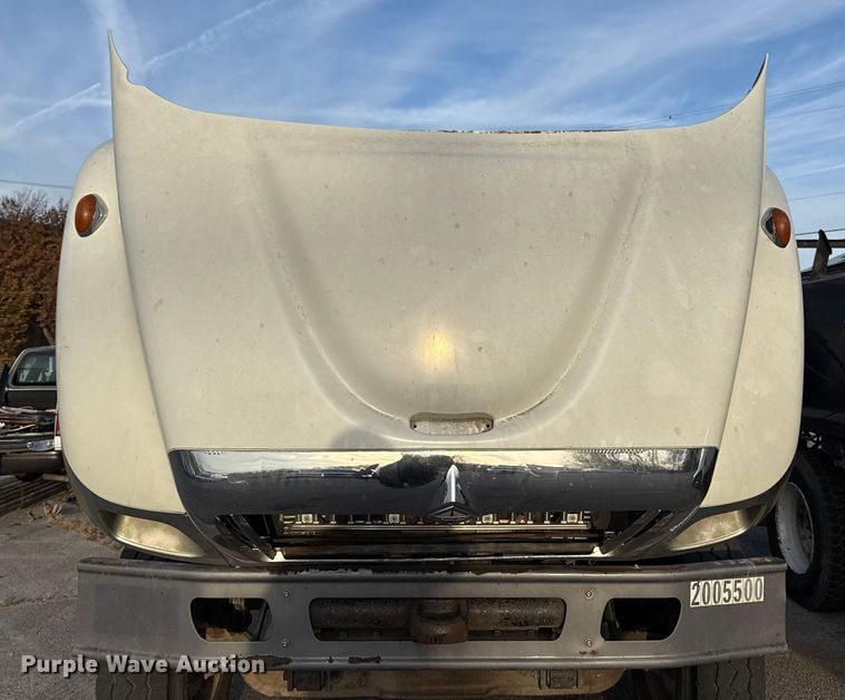 image for item FB8585 2005 International 7400 dump truck