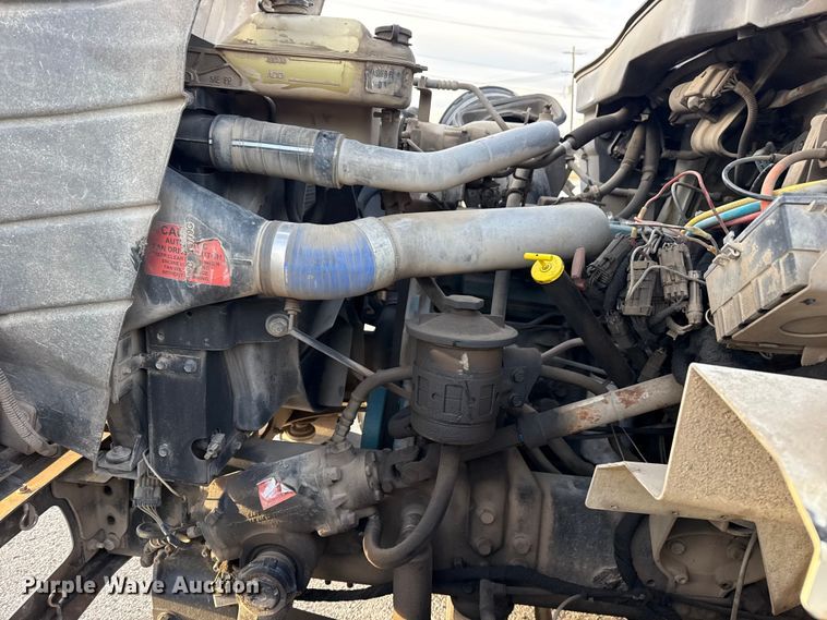 image for item FB8585 2005 International 7400 dump truck