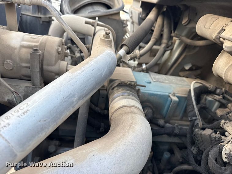 image for item FB8585 2005 International 7400 dump truck