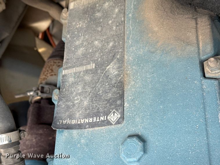 image for item FB8585 2005 International 7400 dump truck