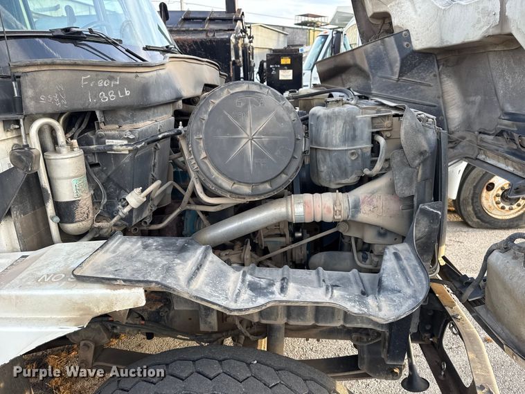 image for item FB8585 2005 International 7400 dump truck