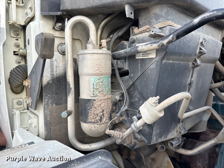 image for item FB8585 2005 International 7400 dump truck