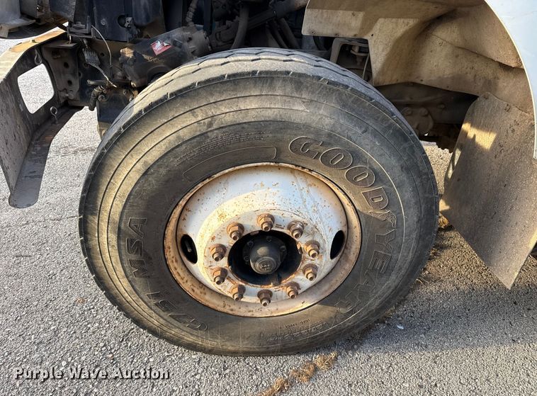 image for item FB8585 2005 International 7400 dump truck