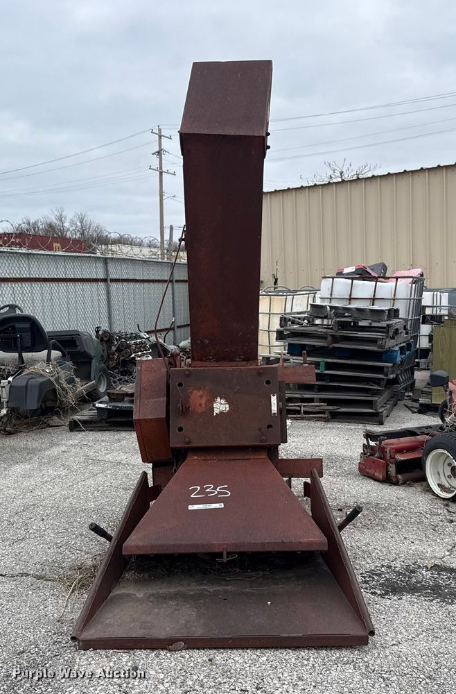 image for item FB8589 Olathe wood chipper