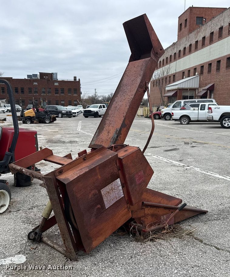 image for item FB8589 Olathe wood chipper