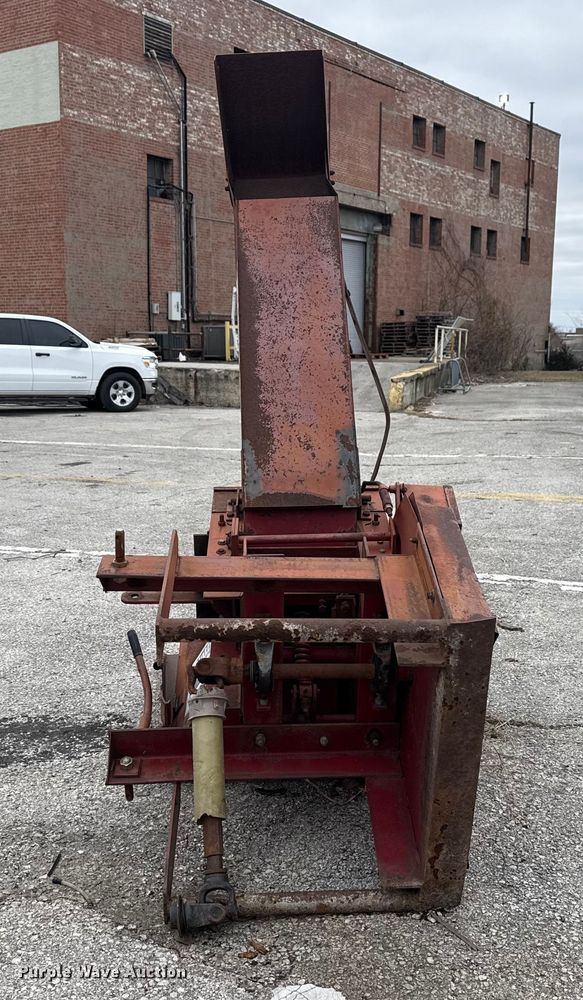 image for item FB8589 Olathe wood chipper