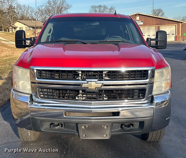 image for item FG0502 2008 Chevrolet Silverado 2500HD Crew Cab pickup truck