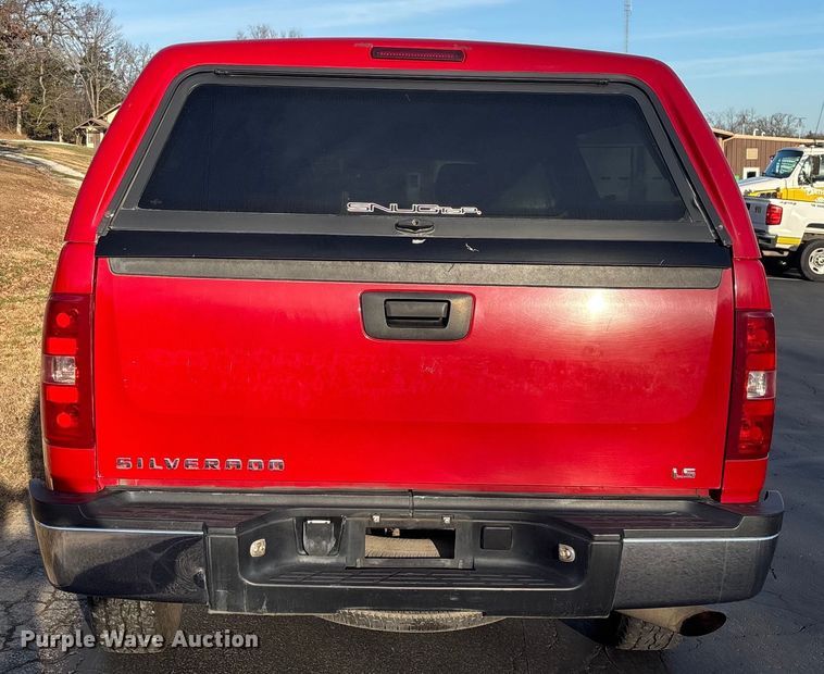 image for item FG0502 2008 Chevrolet Silverado 2500HD Crew Cab pickup truck