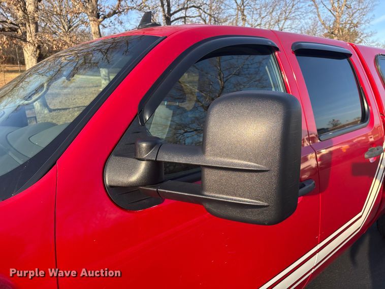 image for item FG0502 2008 Chevrolet Silverado 2500HD Crew Cab pickup truck