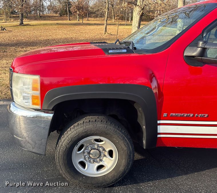 image for item FG0502 2008 Chevrolet Silverado 2500HD Crew Cab pickup truck
