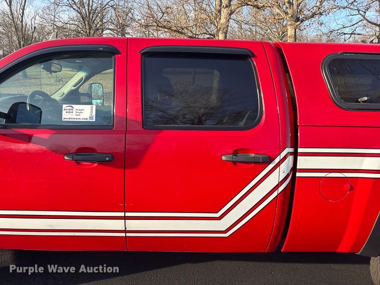 image for item FG0502 2008 Chevrolet Silverado 2500HD Crew Cab pickup truck
