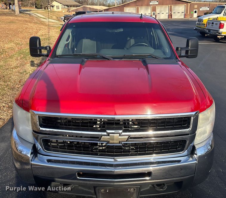 image for item FG0502 2008 Chevrolet Silverado 2500HD Crew Cab pickup truck