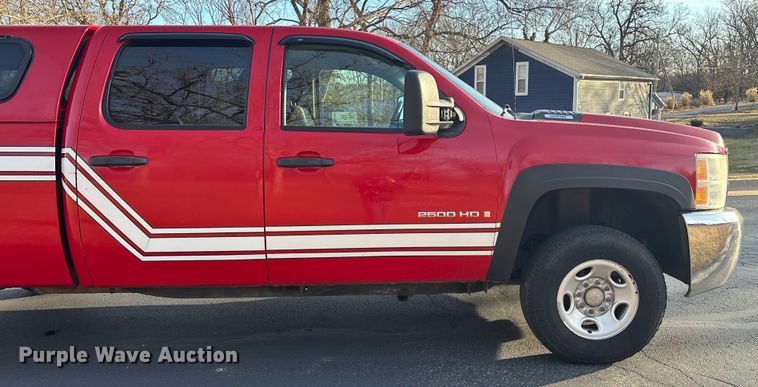 image for item FG0502 2008 Chevrolet Silverado 2500HD Crew Cab pickup truck
