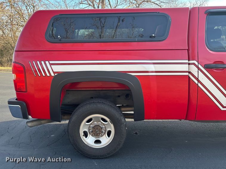 image for item FG0502 2008 Chevrolet Silverado 2500HD Crew Cab pickup truck
