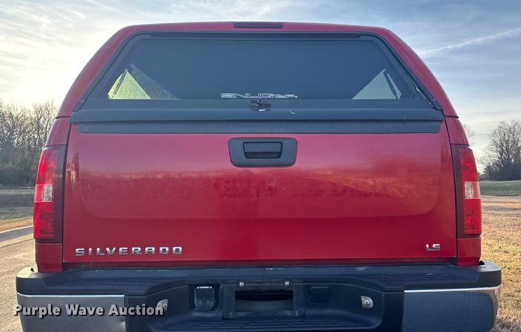 image for item FG0502 2008 Chevrolet Silverado 2500HD Crew Cab pickup truck