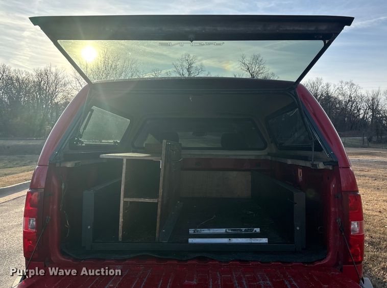 image for item FG0502 2008 Chevrolet Silverado 2500HD Crew Cab pickup truck