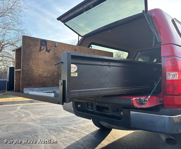 image for item FG0502 2008 Chevrolet Silverado 2500HD Crew Cab pickup truck