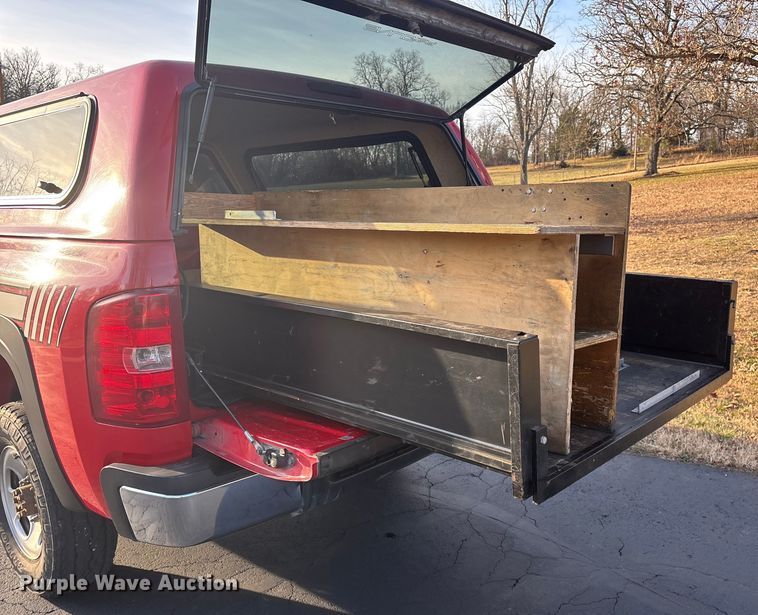 image for item FG0502 2008 Chevrolet Silverado 2500HD Crew Cab pickup truck