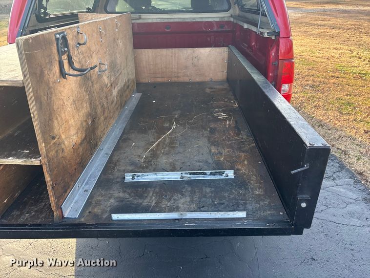 image for item FG0502 2008 Chevrolet Silverado 2500HD Crew Cab pickup truck