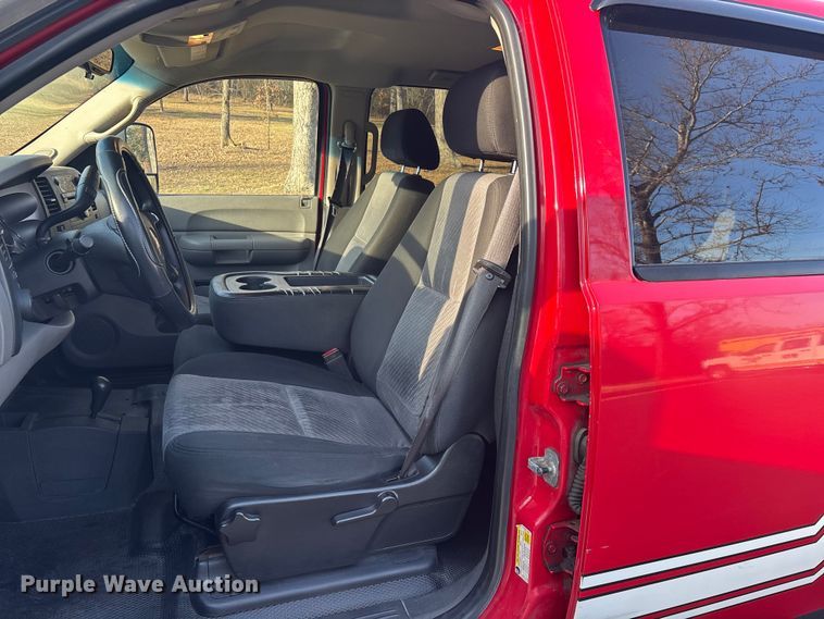 image for item FG0502 2008 Chevrolet Silverado 2500HD Crew Cab pickup truck