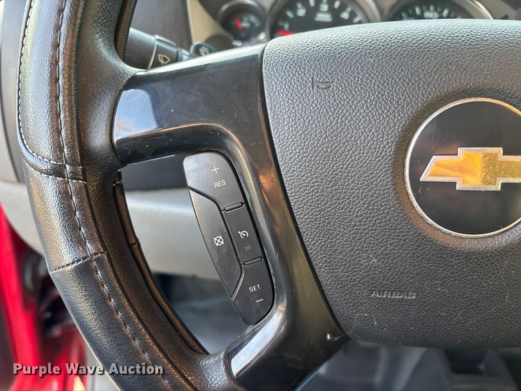 image for item FG0502 2008 Chevrolet Silverado 2500HD Crew Cab pickup truck