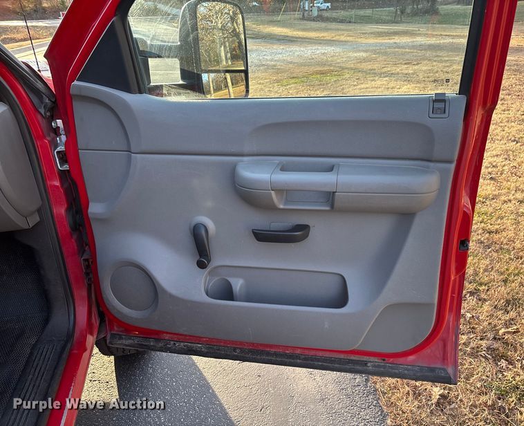 image for item FG0502 2008 Chevrolet Silverado 2500HD Crew Cab pickup truck