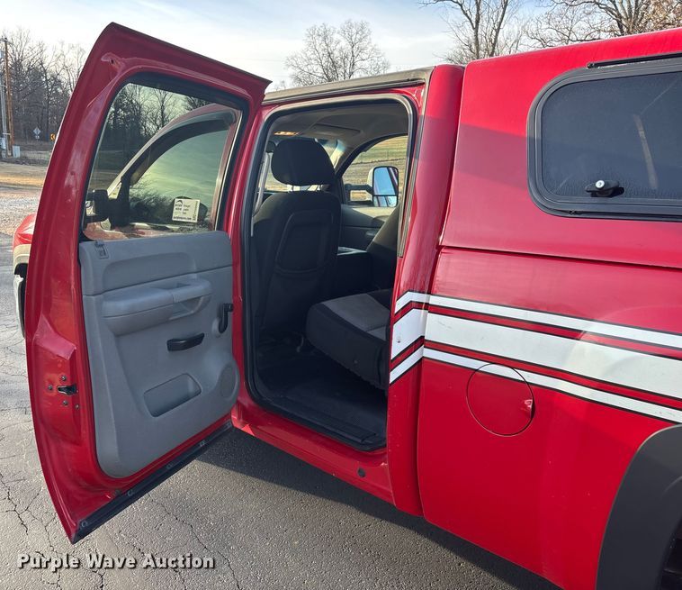 image for item FG0502 2008 Chevrolet Silverado 2500HD Crew Cab pickup truck