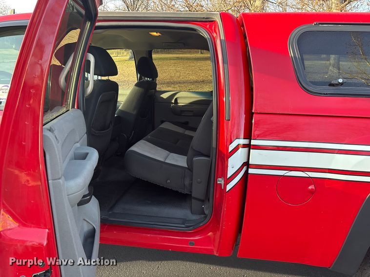 image for item FG0502 2008 Chevrolet Silverado 2500HD Crew Cab pickup truck