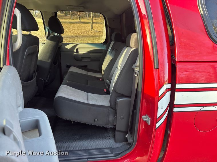 image for item FG0502 2008 Chevrolet Silverado 2500HD Crew Cab pickup truck