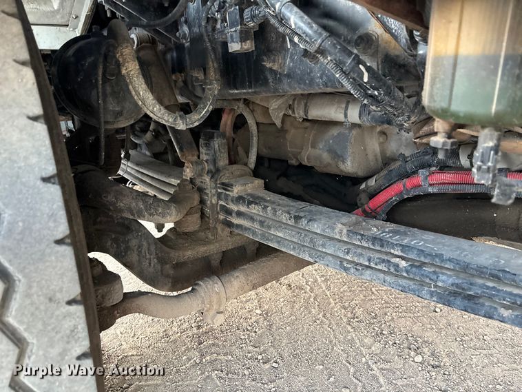 image for item FG1669 2014 Peterbilt 320 refuse truck