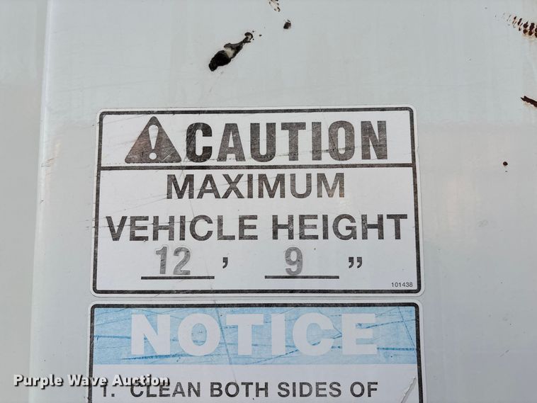 image for item FG1669 2014 Peterbilt 320 refuse truck