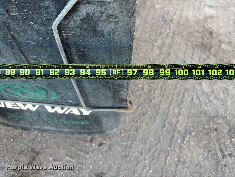 image for item FG1669 2014 Peterbilt 320 refuse truck