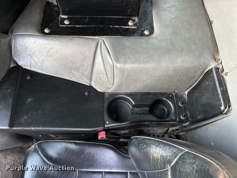 image for item FG1669 2014 Peterbilt 320 refuse truck