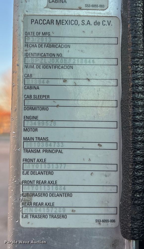 image for item FG1669 2014 Peterbilt 320 refuse truck