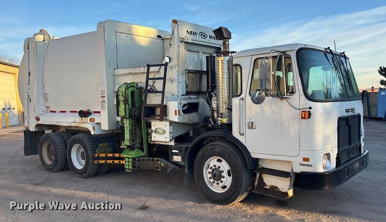 image for item FG1670 2011 Autocar Xpeditor refuse truck