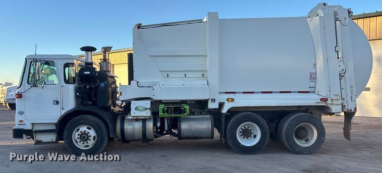 image for item FG1670 2011 Autocar Xpeditor refuse truck