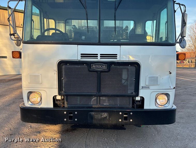 image for item FG1670 2011 Autocar Xpeditor refuse truck