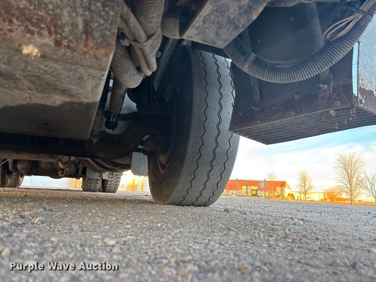 image for item FG1670 2011 Autocar Xpeditor refuse truck