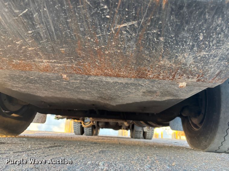 image for item FG1670 2011 Autocar Xpeditor refuse truck