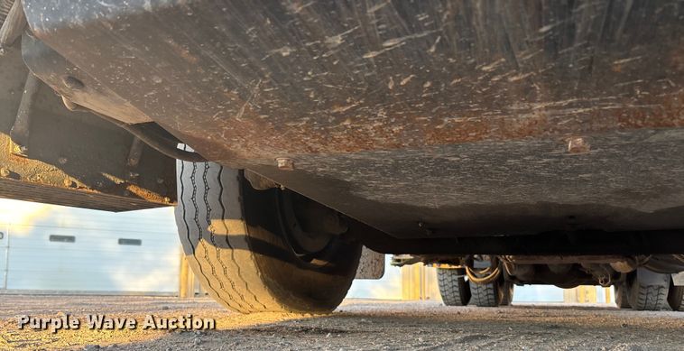 image for item FG1670 2011 Autocar Xpeditor refuse truck